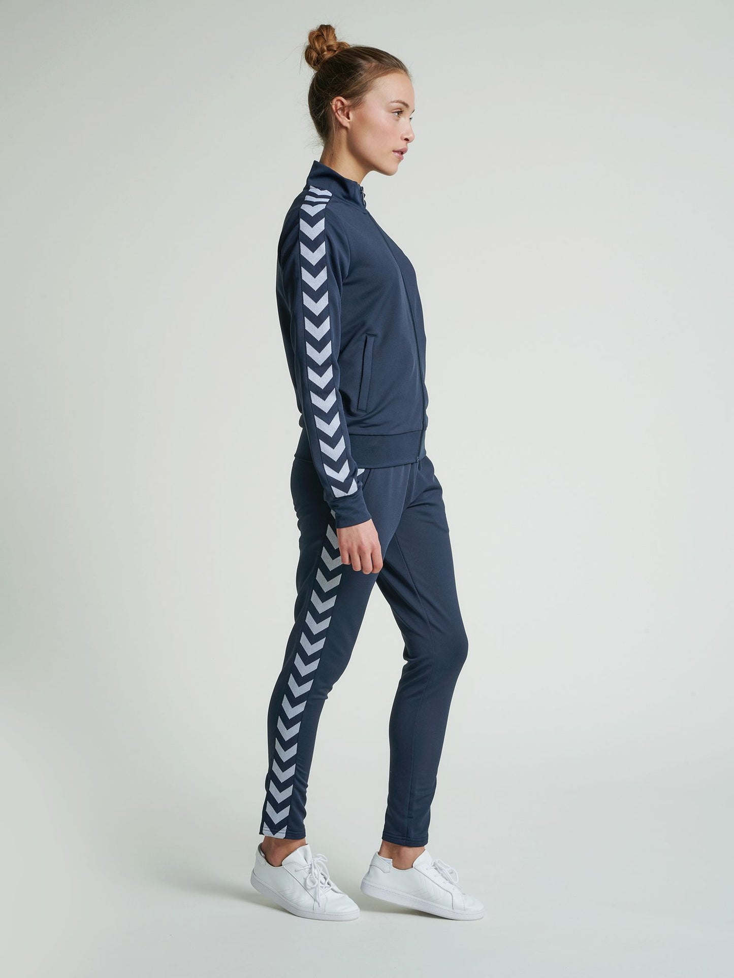 hmlNELLY 2.0 ZIP JACKET