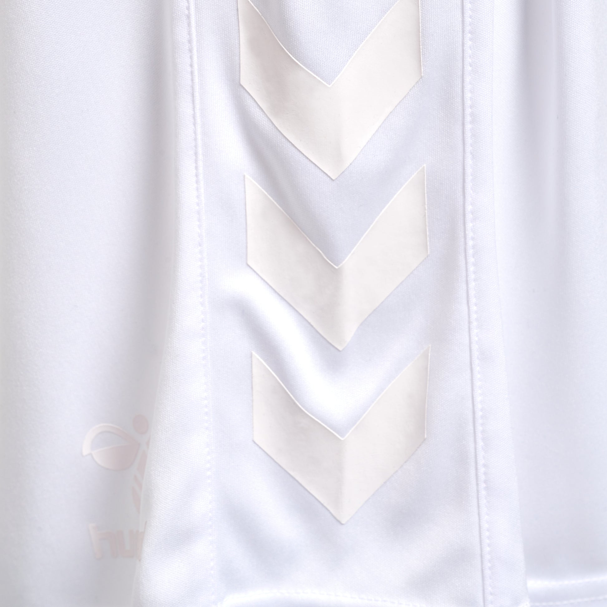 9425-WHITE/WHITE