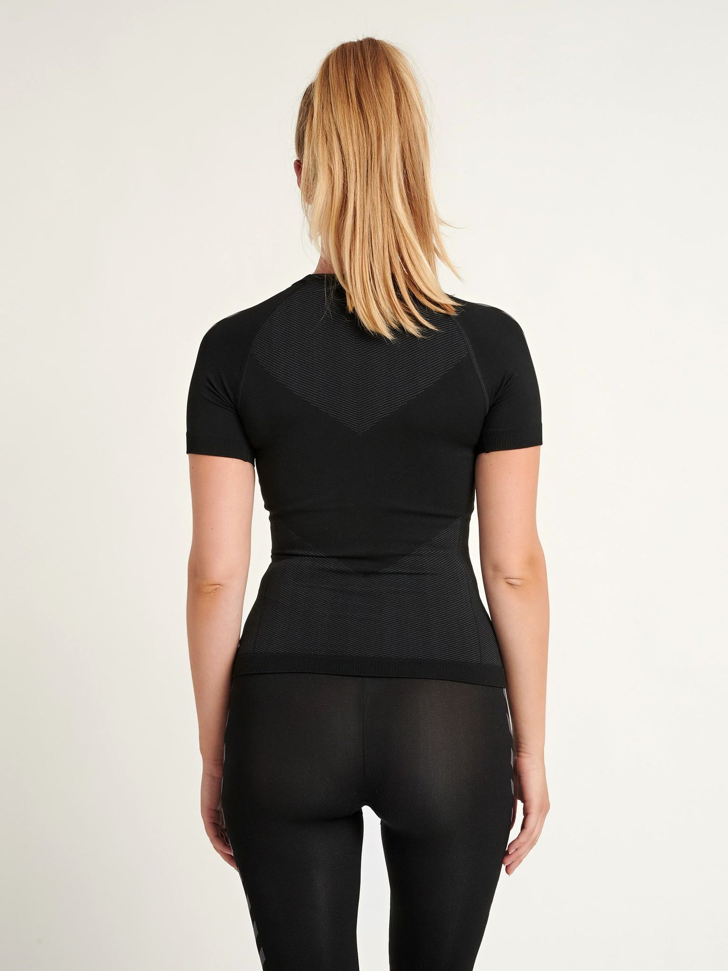 HUMMEL FIRST SEAMLESS JERSEY S/S WOMAN
